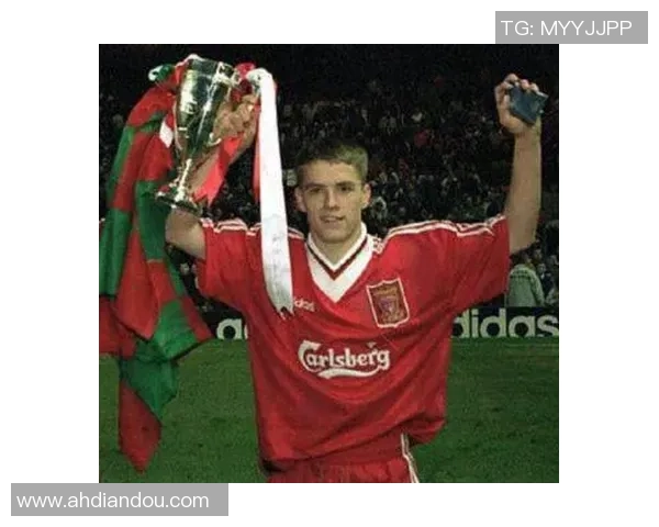 迈克尔足球明星的传奇之路与辉煌成就揭秘