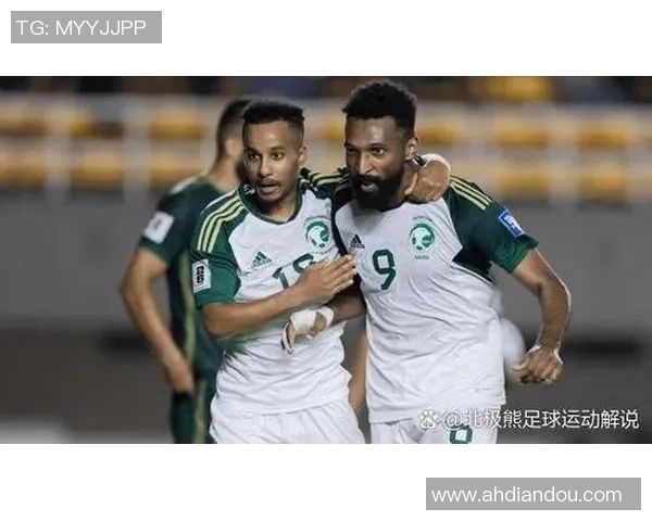 足球明星与国旗的高清图片展示让你感受激情与荣耀的完美结合